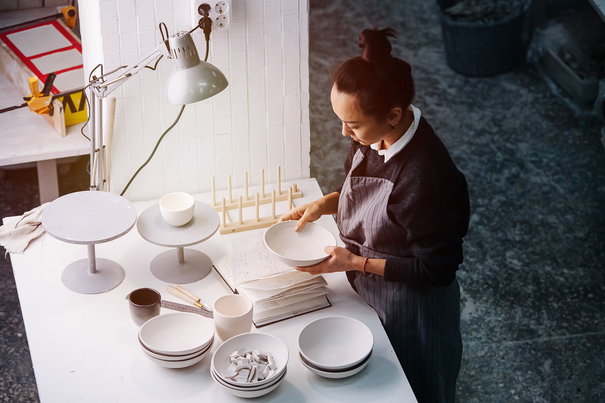 Set di stoviglie e strumenti in cucina di design